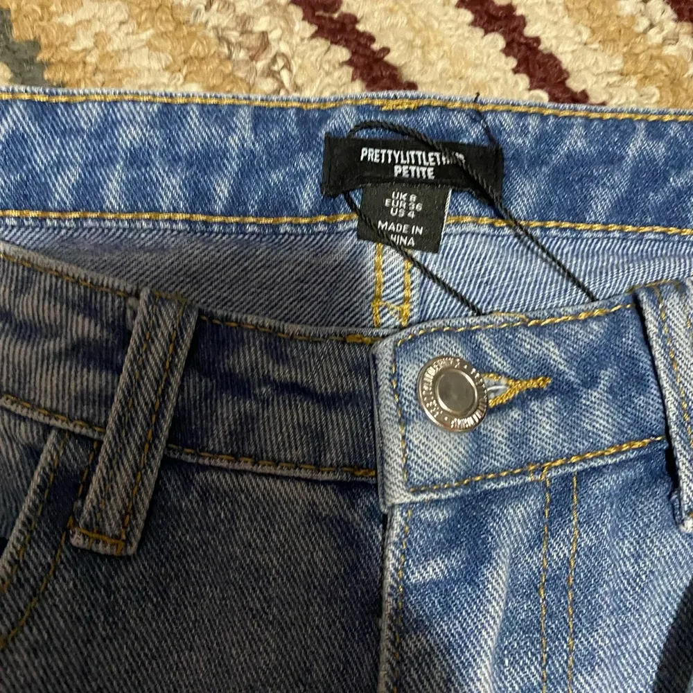 Pretty little thing petite size 4 - Image 2