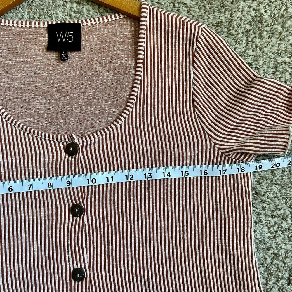 🦋 W5 Brown White Stripe Button Down Short Sleeve Blouse Medium - Image 5