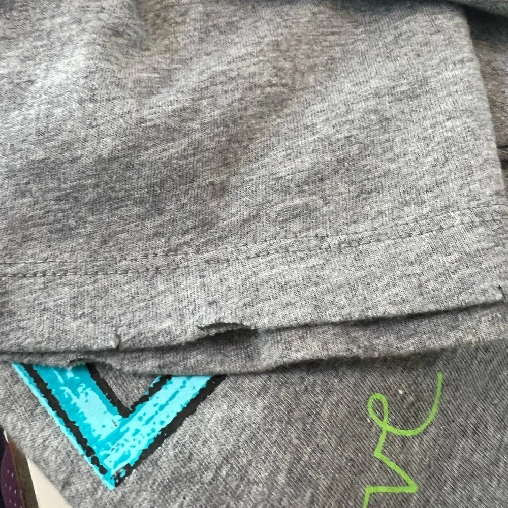 NWT Aerie Women's Gray Graphic‎ Tee Size Medium - Fun Iconic Details Oversized - Image 11