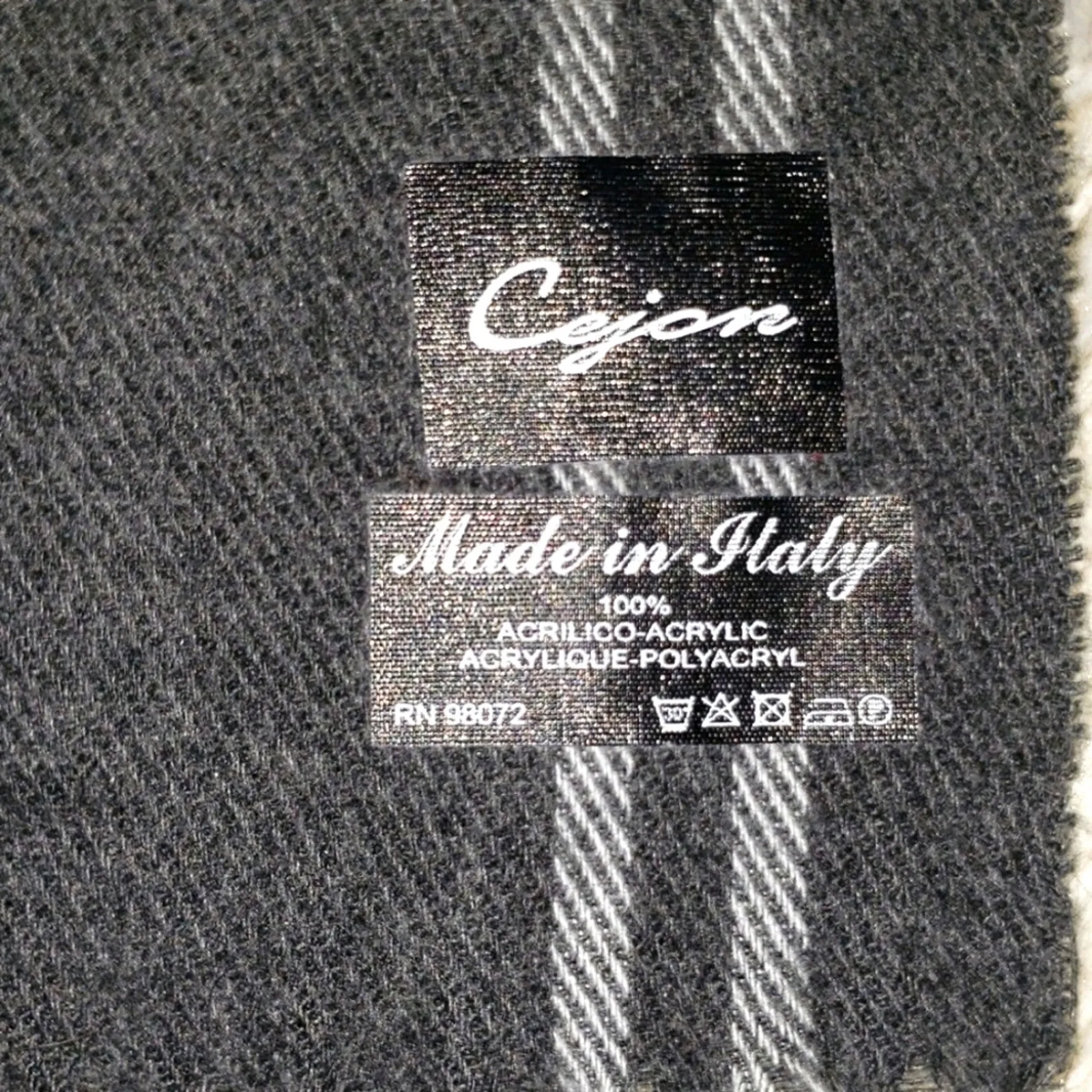 CEJON Gray Plaid Classic Scarf/Wrap Fringe on Both Ends Made in Italy Green - Image 4