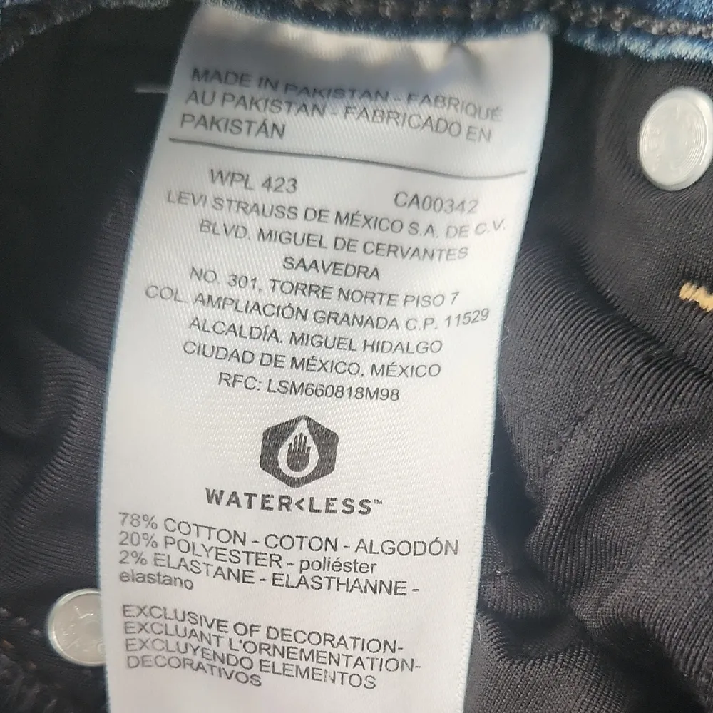 Levi Strauss Signature Totally Shaping High Rise Distressed Skinny Jeans Blue 16 - Image 3