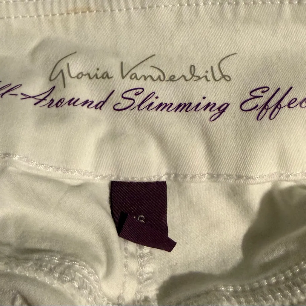 Gloria Vanderbilt Slimming White Bermuda Shorts - Image 2