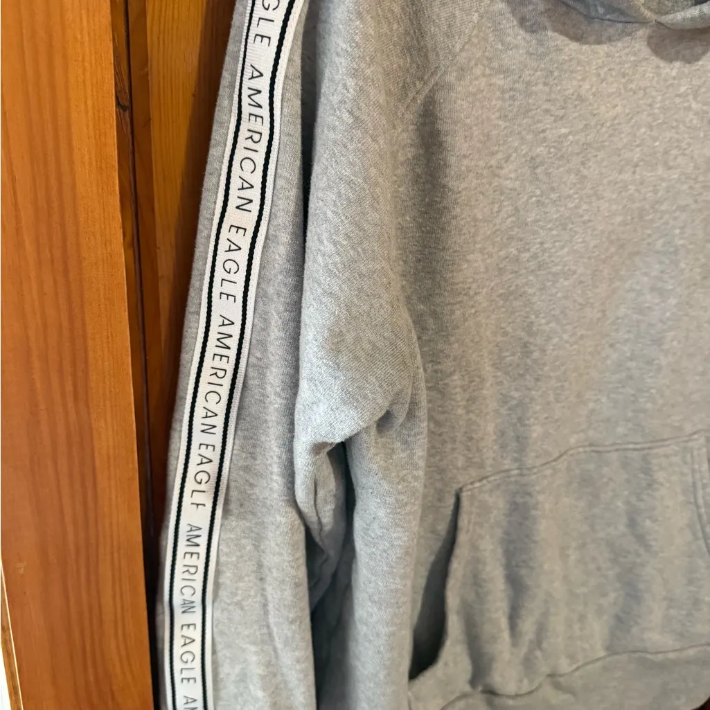 American Eagle sweatshirt  Ahh-mazingly soft‎ size small - Image 3