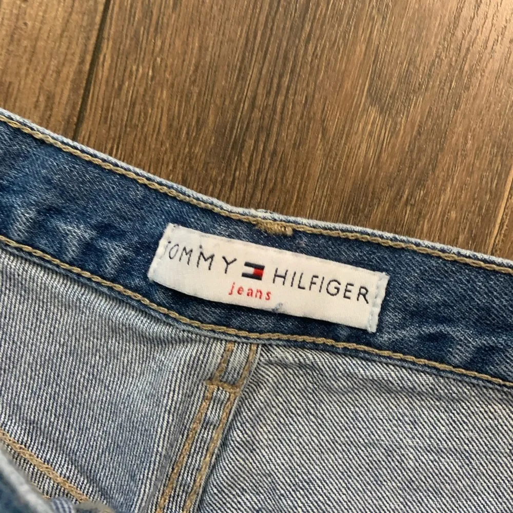 Vintage Y2K Tommy denim shorts 90s logo & flag detail size 10 - Image 5