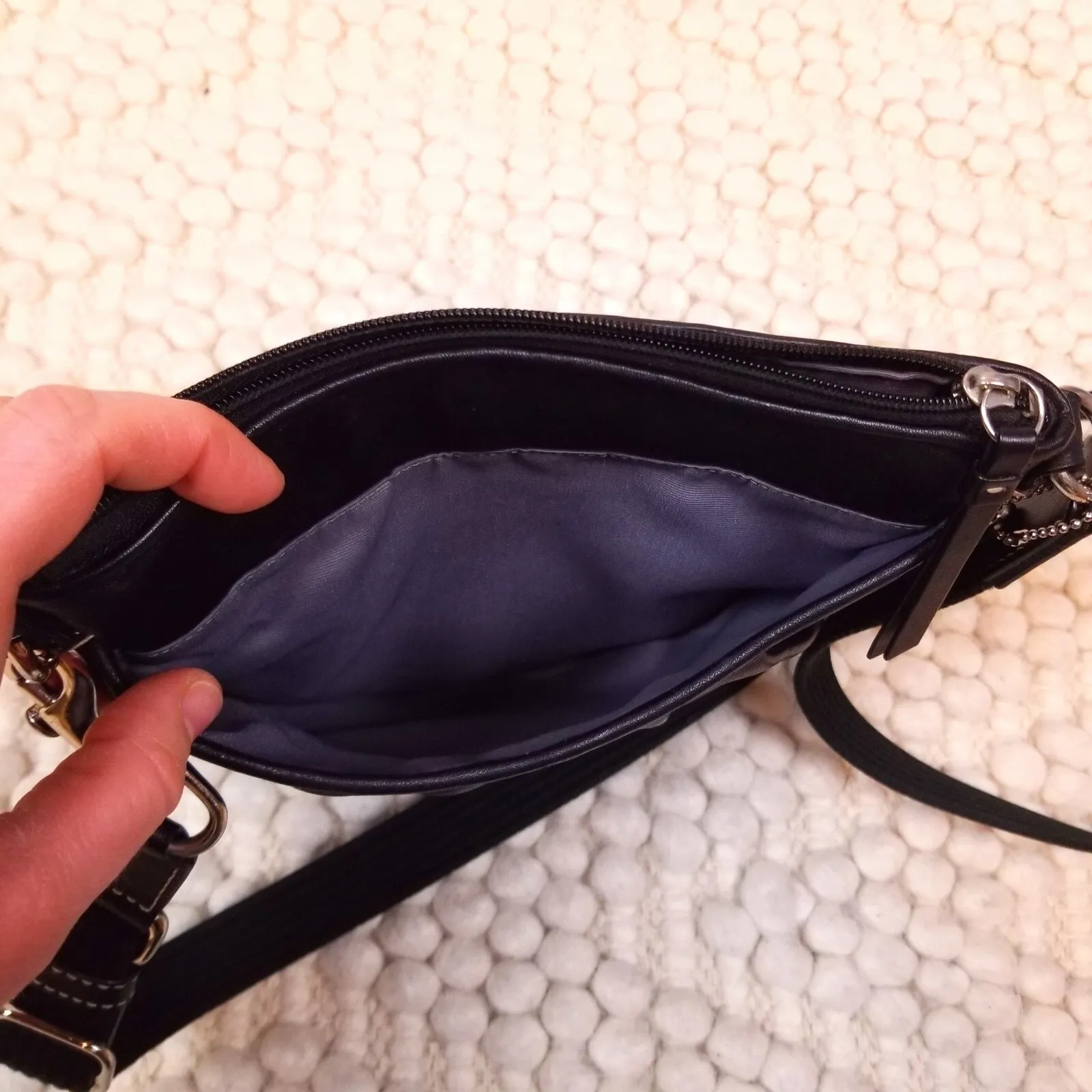 Coach Black Leather SwingPack Crossbody Purse - Image 10