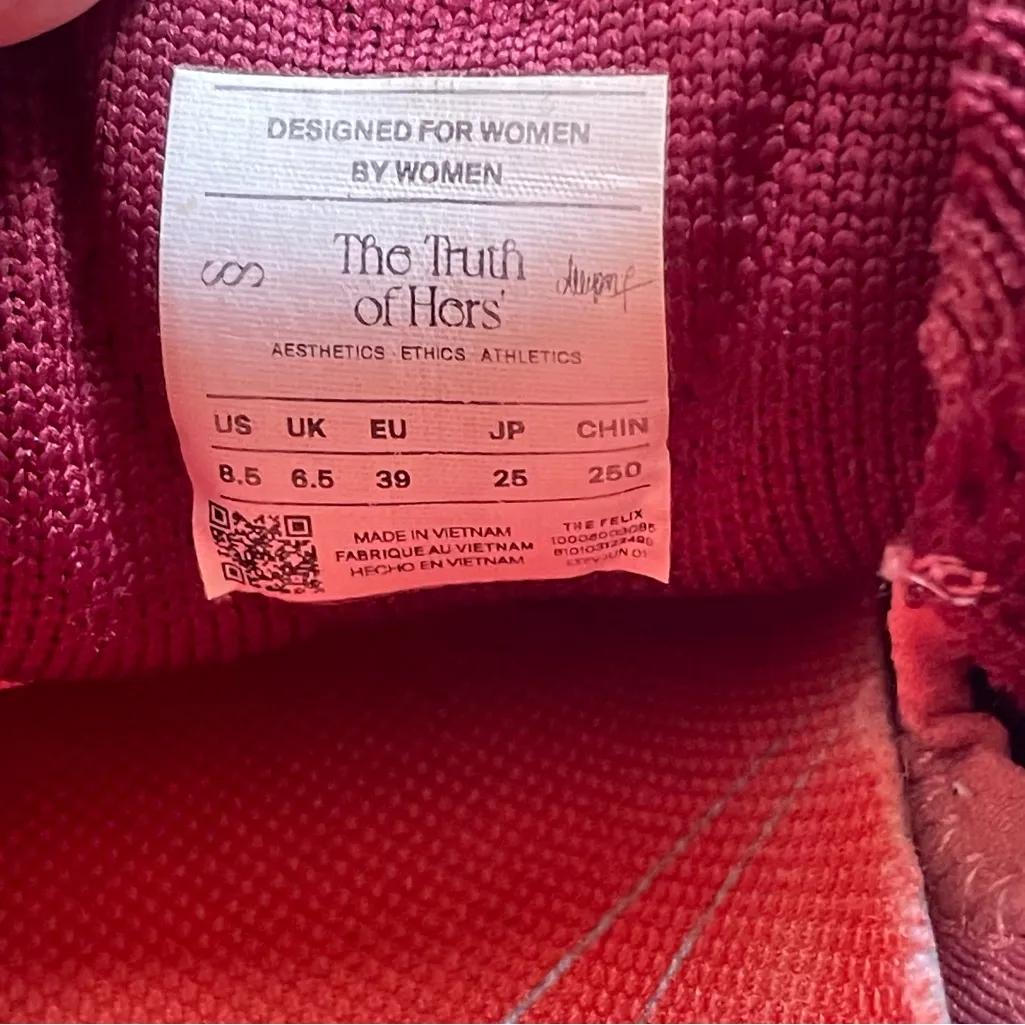 SAYSH The Felix Runner Sneakers in Fire Size 8.5 Red - Image 5