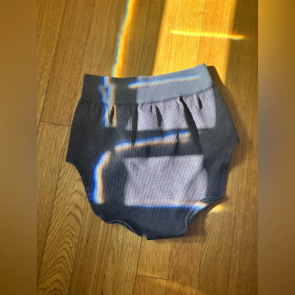 Free People Hot Shot Shorties Hot Pants M/L Black Size M - Image 4