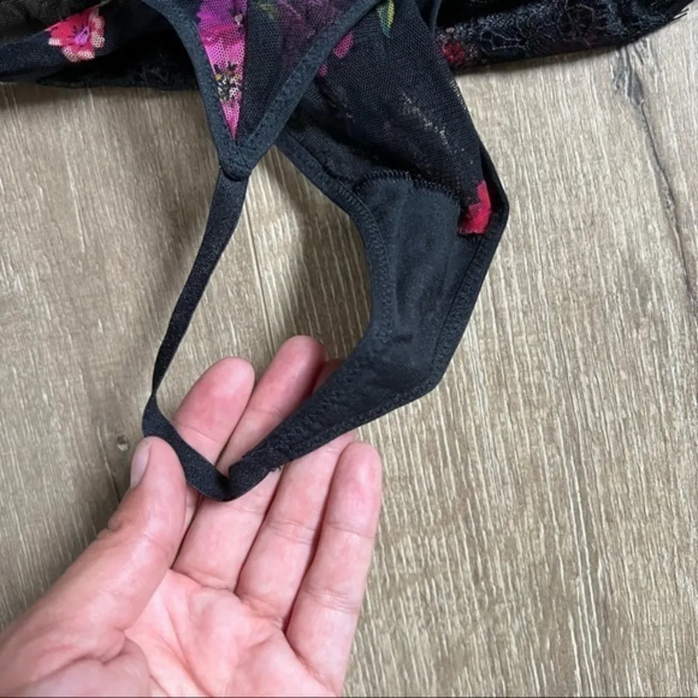 Victoria's Secret Campari Floral Lace Teddy Size M - Image 4