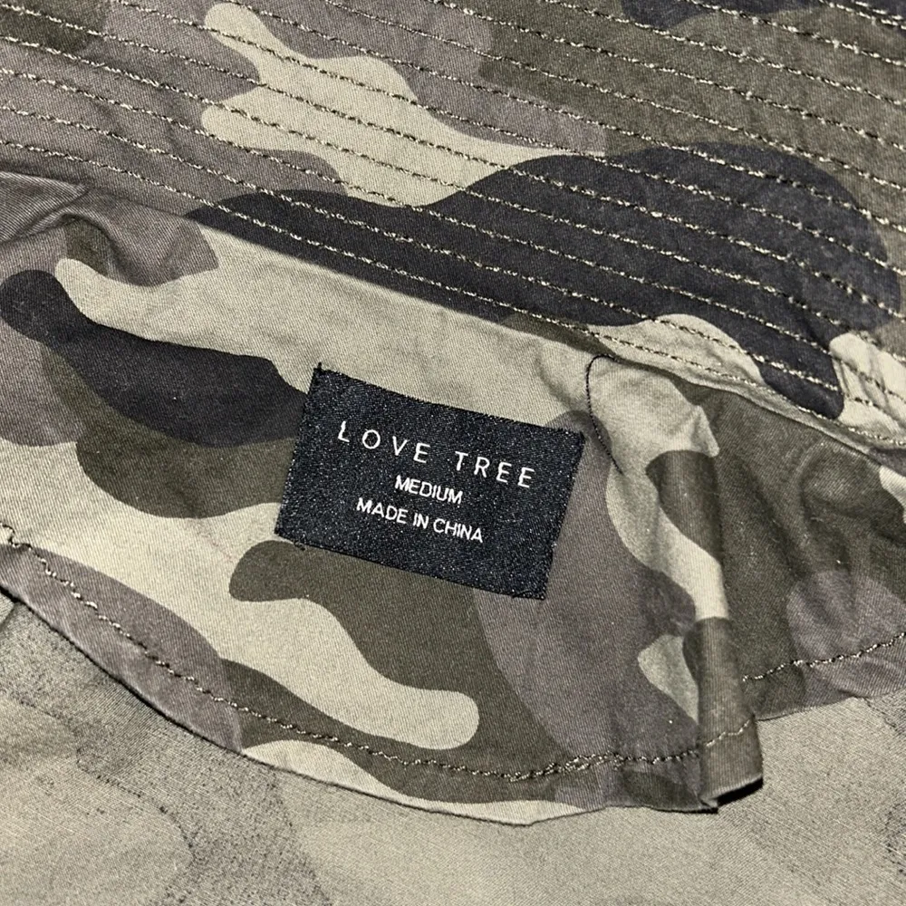 Love Tree Size M Camo Jacket - Image 12