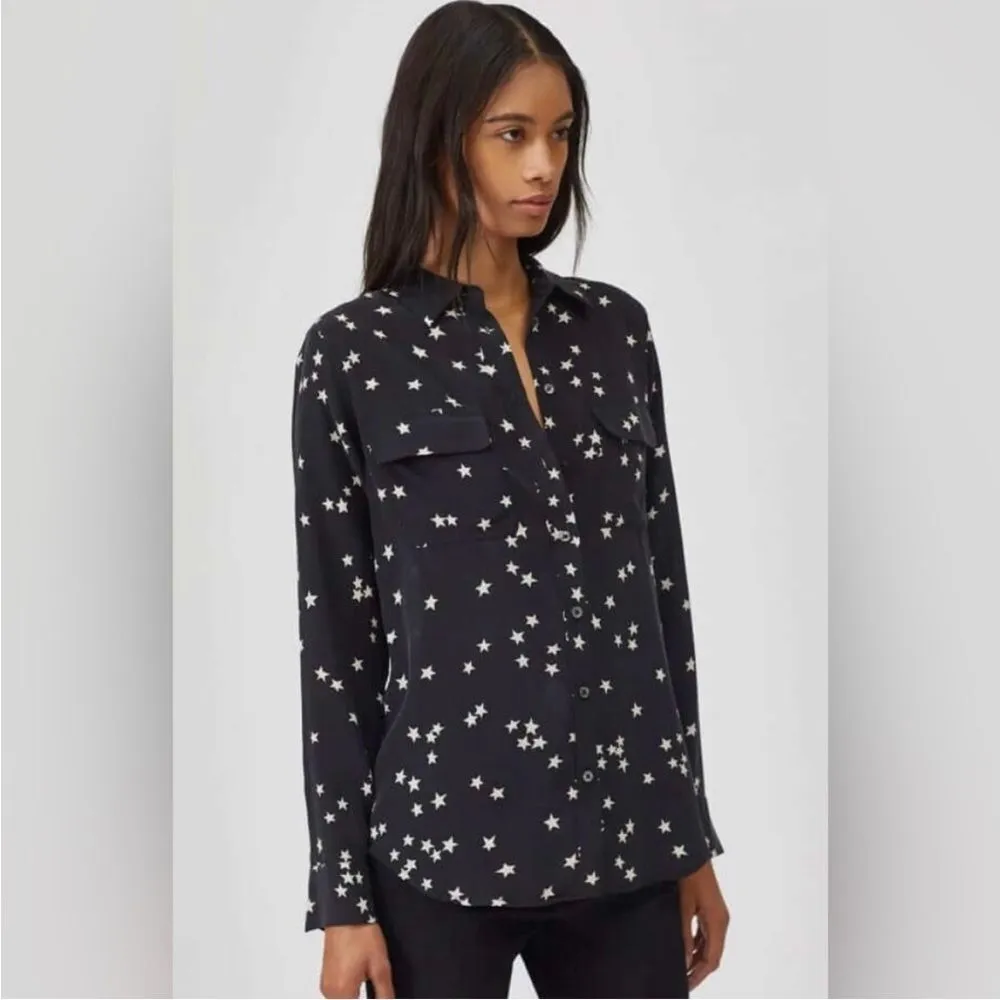 Revolve Equipment all over star print satin black blouse sz M - Image 6