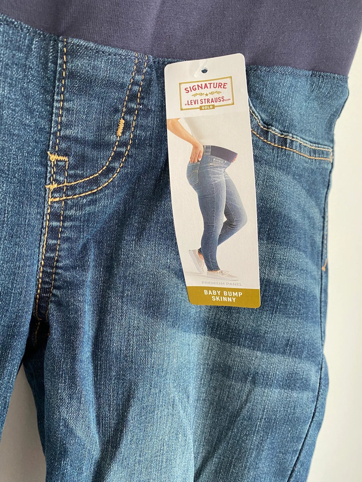 Levi’s Maternity Jeans - Image 3