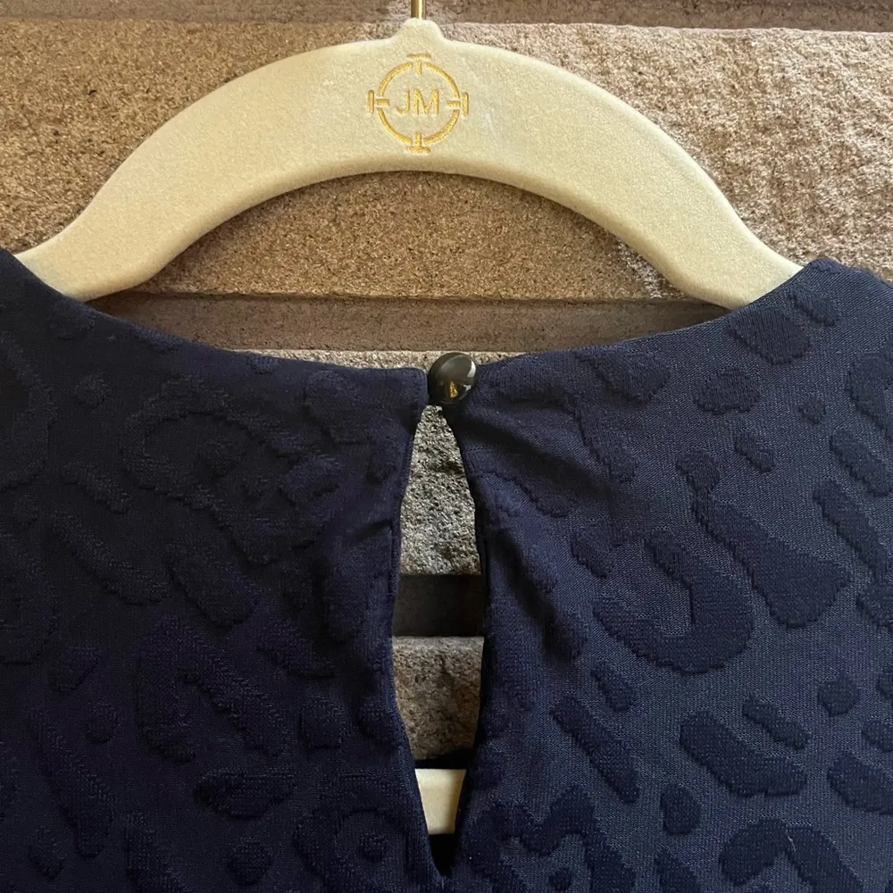 J. McLAUGHLIN Catalyst Dress in Navy Blue Leopard Print Catalina Cloth Small - Image 7