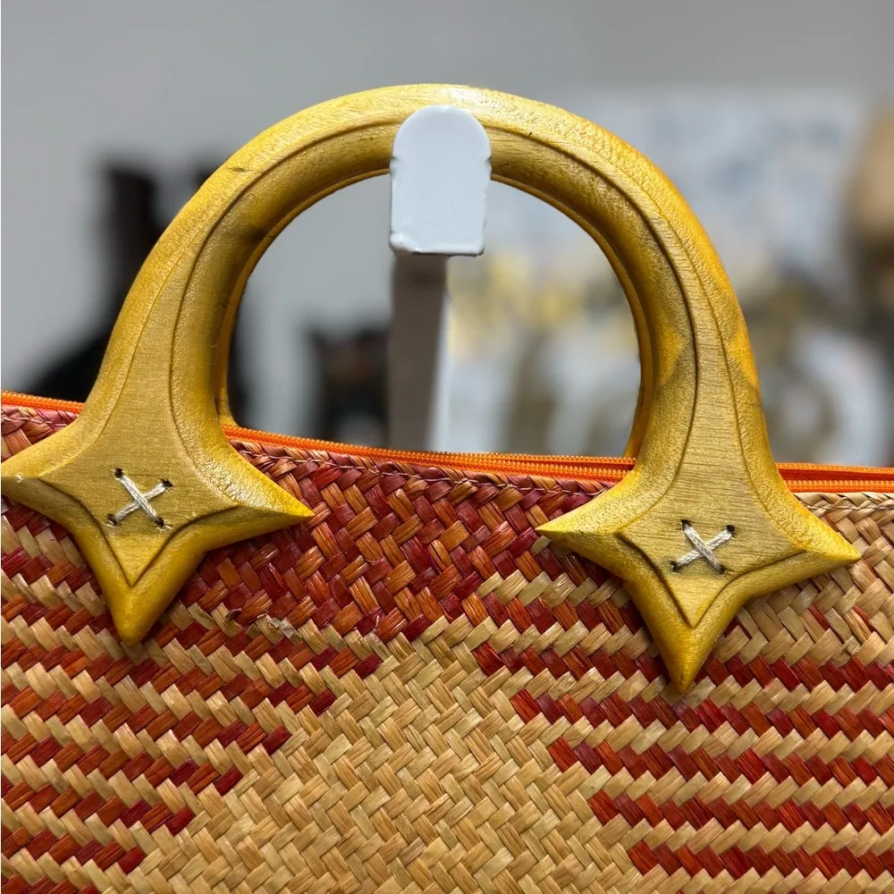 Vintage Woven Straw Rattan Raffia Wood Handle Tote Hand Beach Bag Red - Image 4