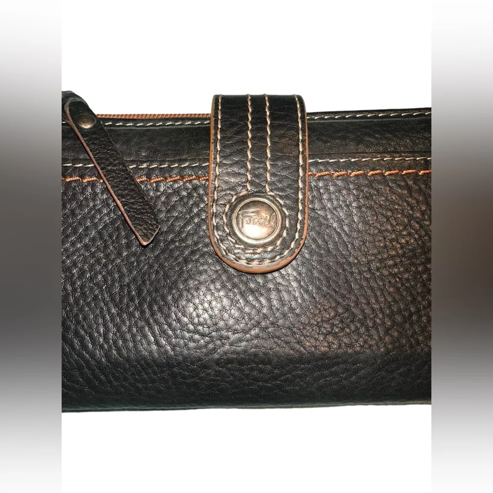 Fossil  Long Bifold Black/Brown Wallet With Snap Closure - Image 4