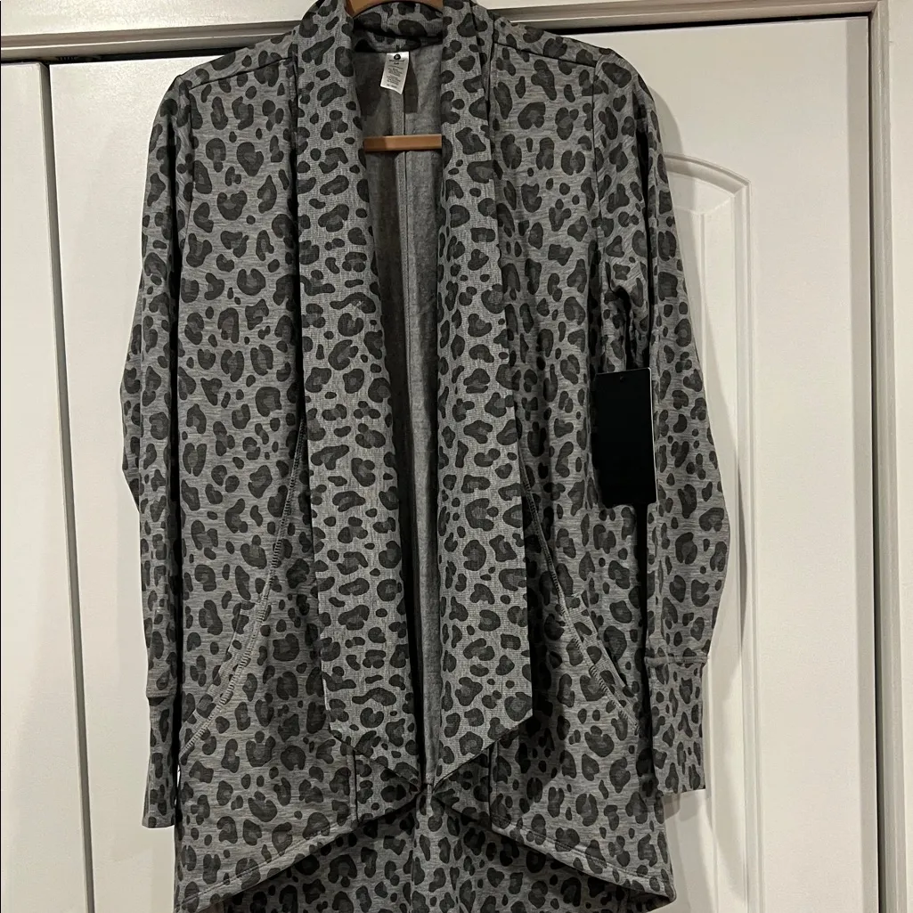 90 Degree By Reflex Gray Animal Print Cardigan‎ medium - Image 2