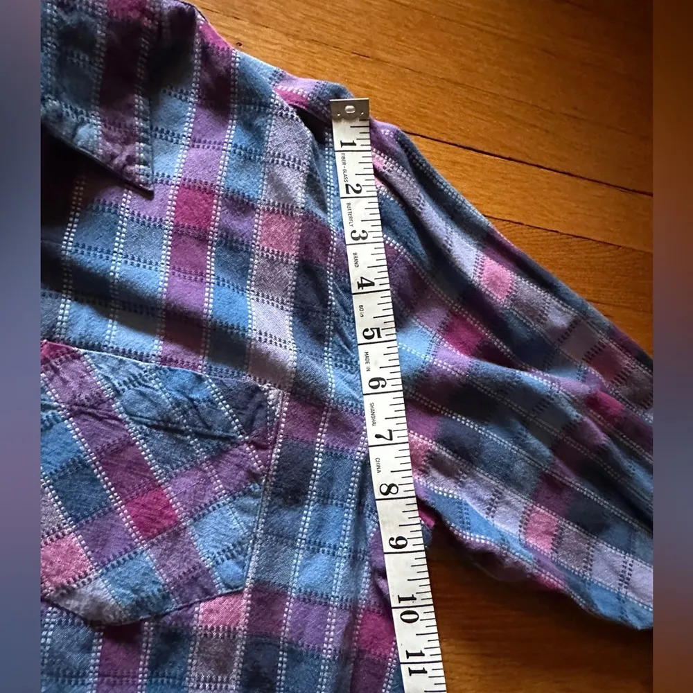 Pink, purple, and blue plaid button down, size medium - Image 4