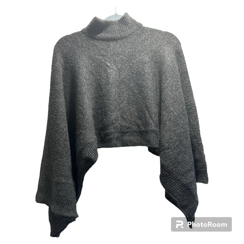 Contemporary Turtleneck Wide-sleeve Sweater - Image 4