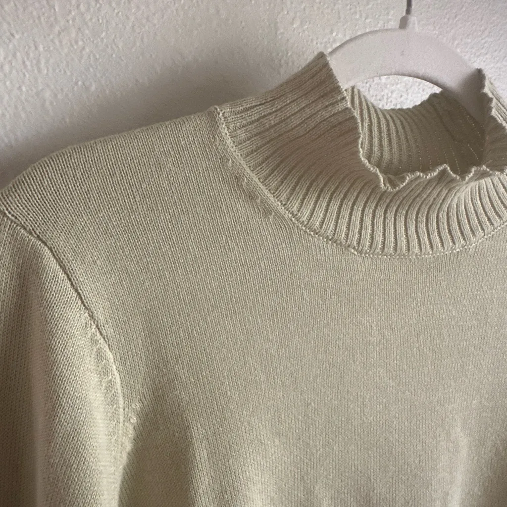 OLD NAVY Light Green Turtleneck Sweater. - Image 5