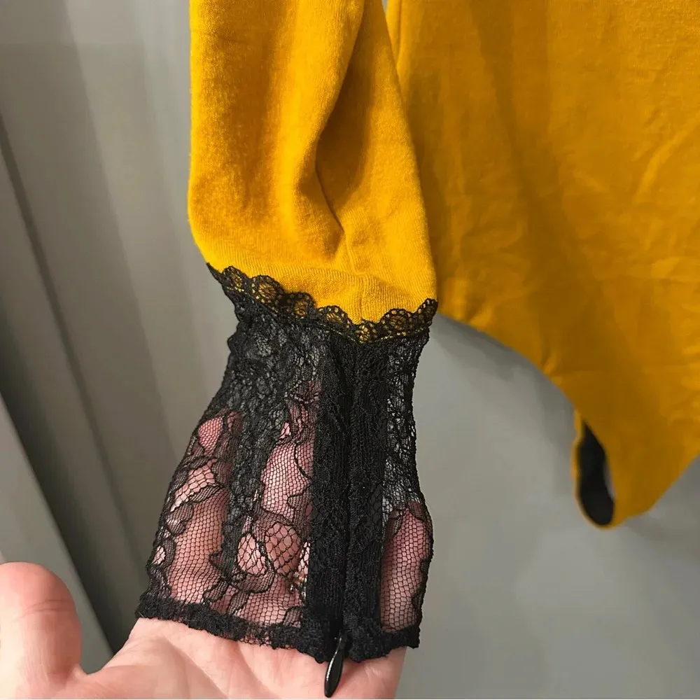 Alice & Olivia Body Suit Long Sleeve Lace Body Suit Mustard Yellow Size Large - Image 4