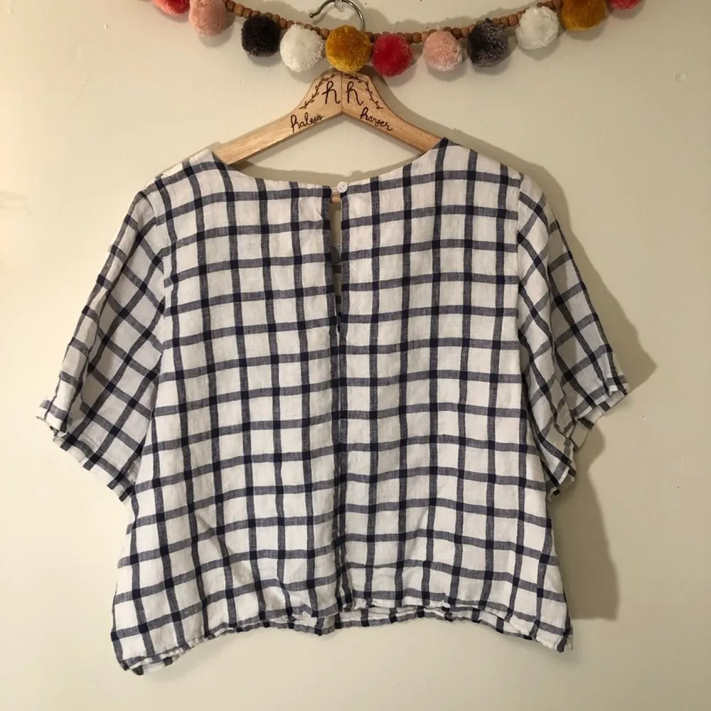 Moon River  Gingham Embroidered Top size Large - Image 5