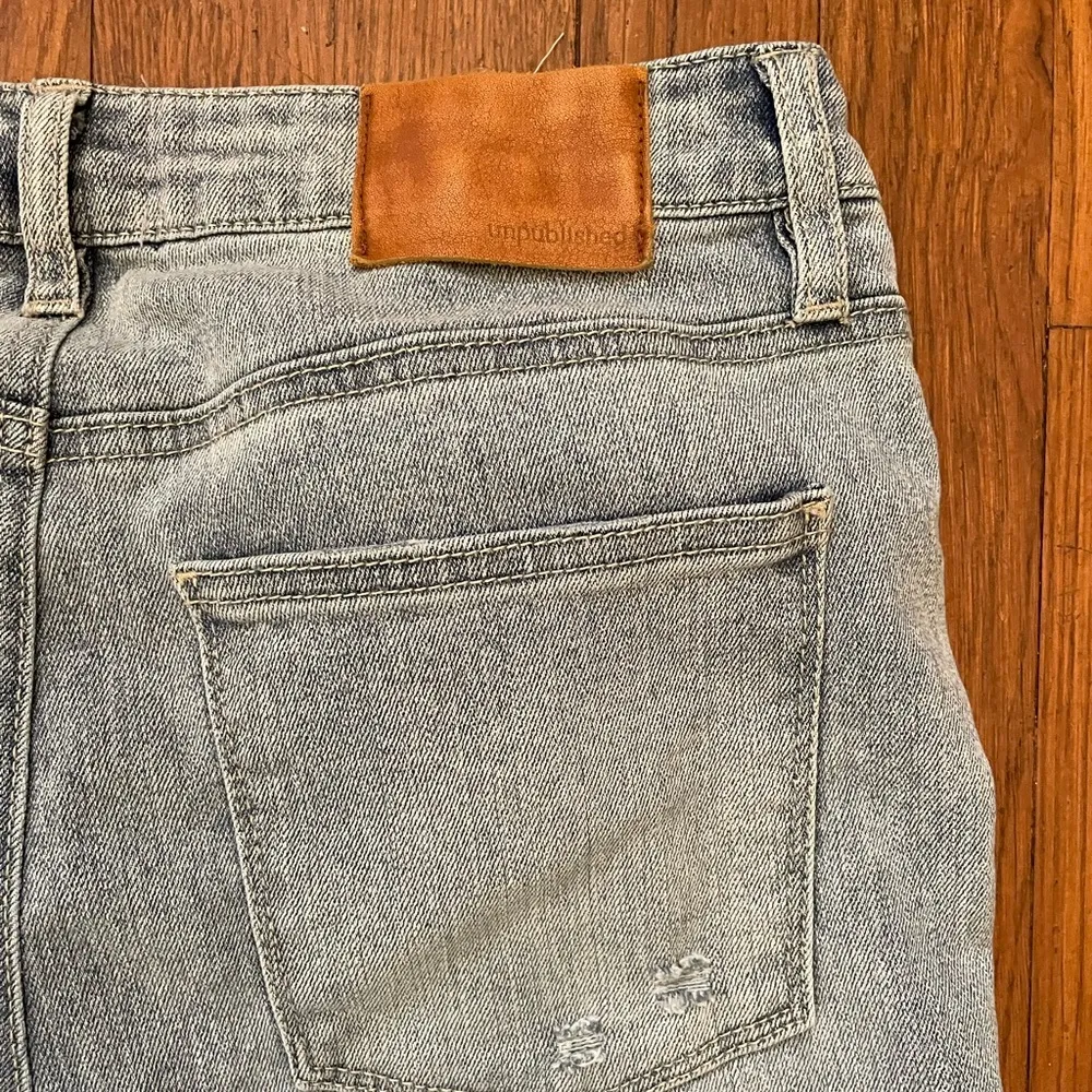 Unpublished  Janet Raw Hem Flares - Size 29 - Image 12