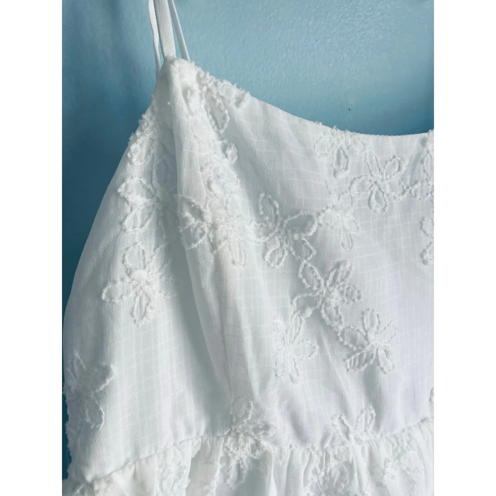 White Summer Dress Floral Embroidery All In Favor Medium NWT - Image 5