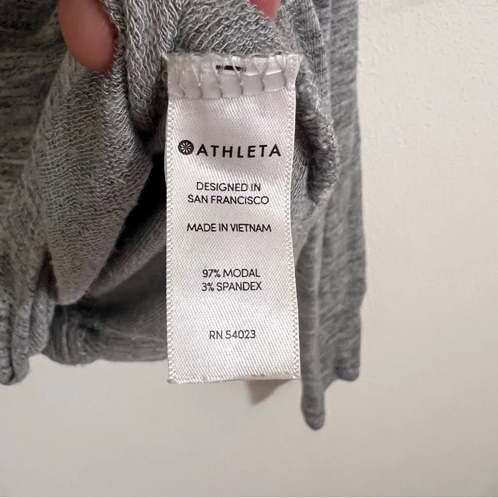 Athleta Women’s Gray Twist Front Top Size M - Image 3