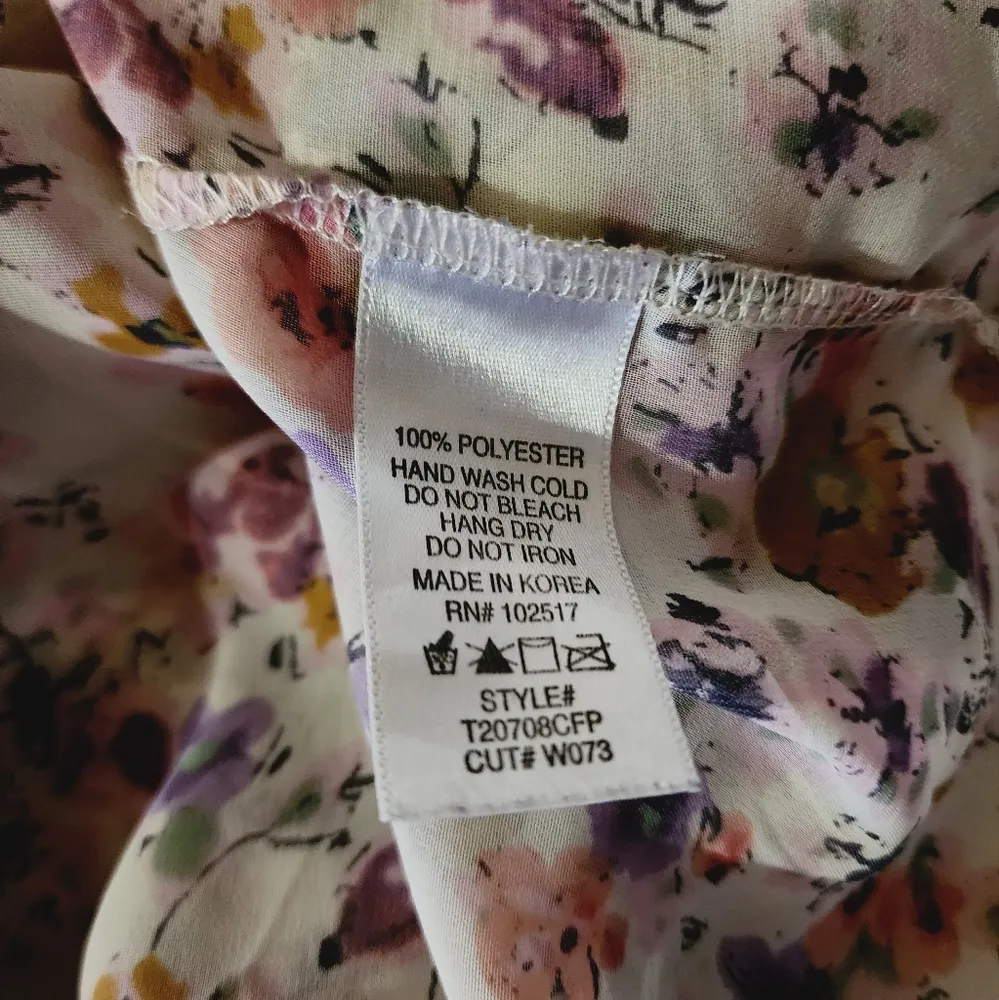 Soprano Ivory Floral Sleeveless Ruffled Sheer Blouse Size Medium - Image 7