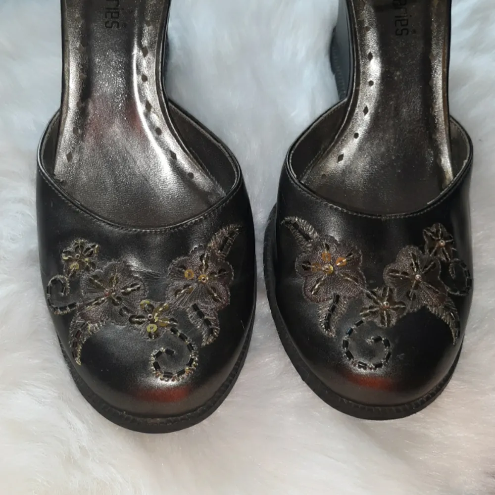 No Boundaries Metallic Bronze wedge sandals - Image 2