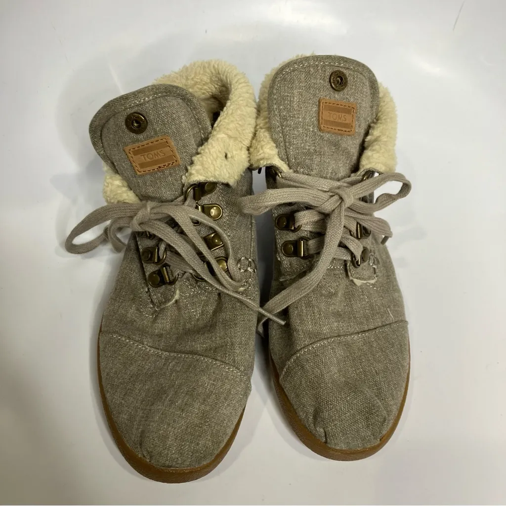 Toms highland botas fleece lined lace up boots gray cream‎ women’s size 7 casual - Image 3