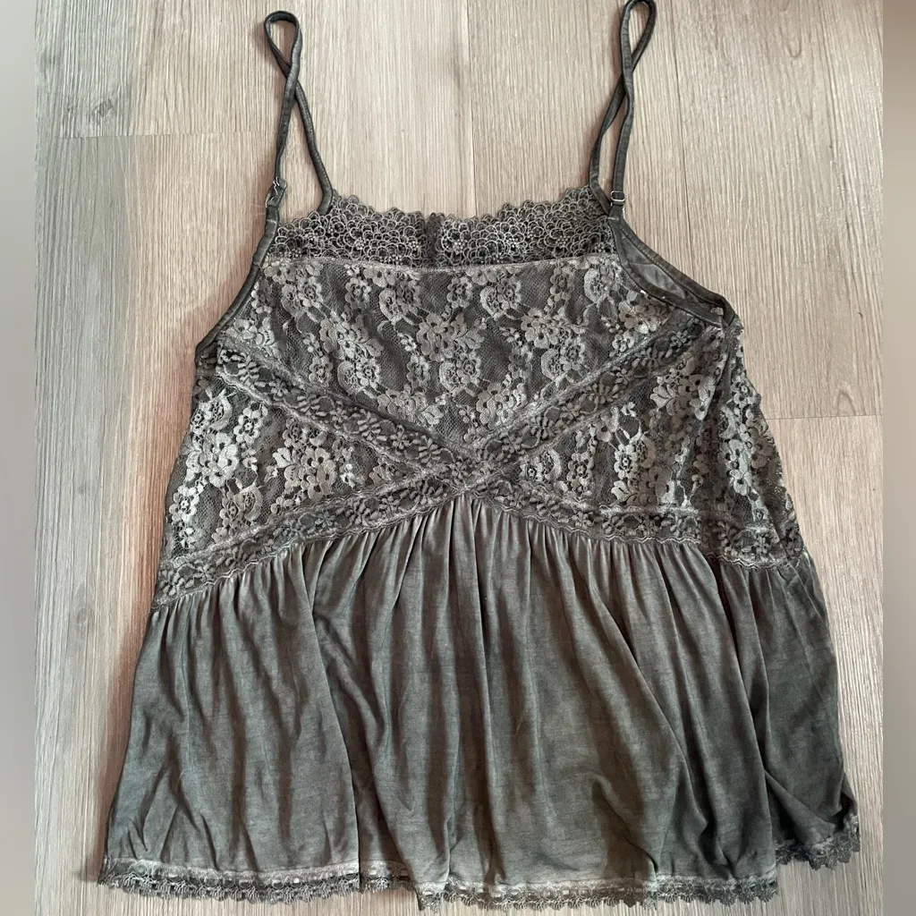 NWOT POL Gray Boho Lace Cami Top Adjustable Straps Size Medium - Image 4