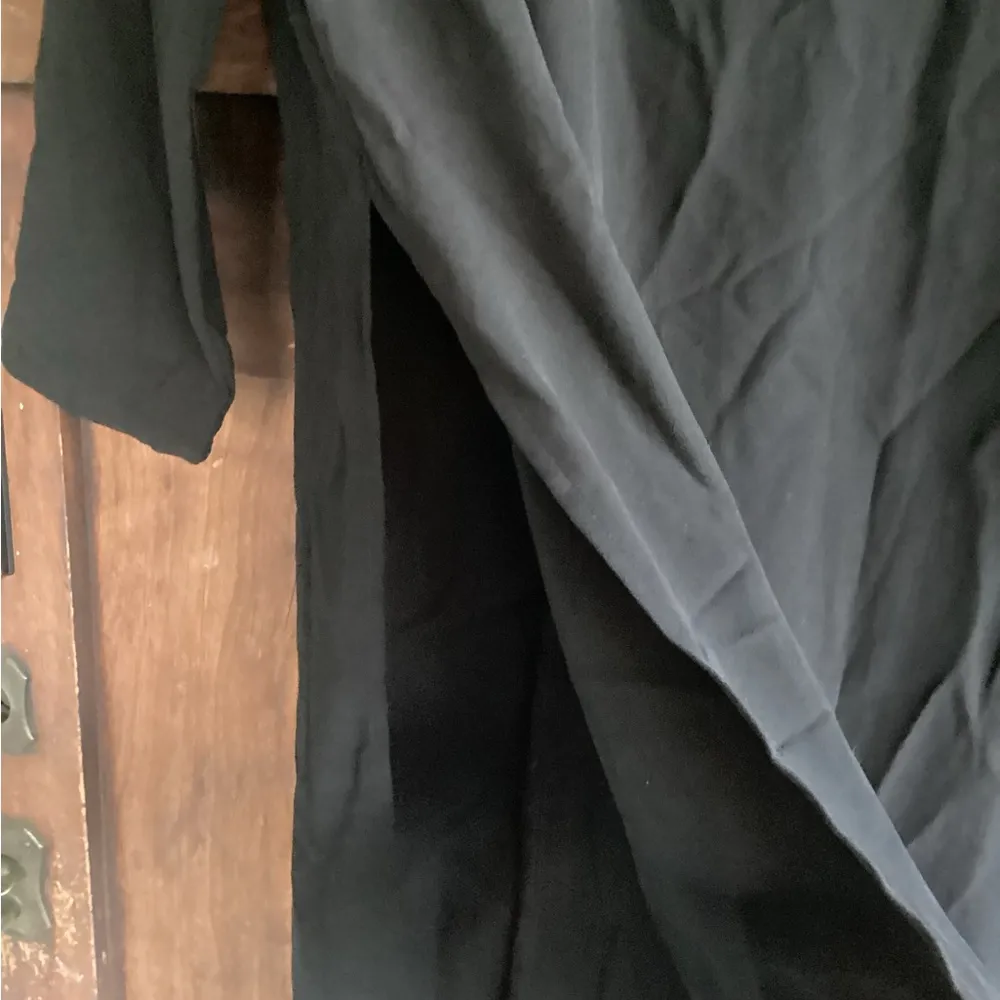 Black dress by forever 21 - Image 2