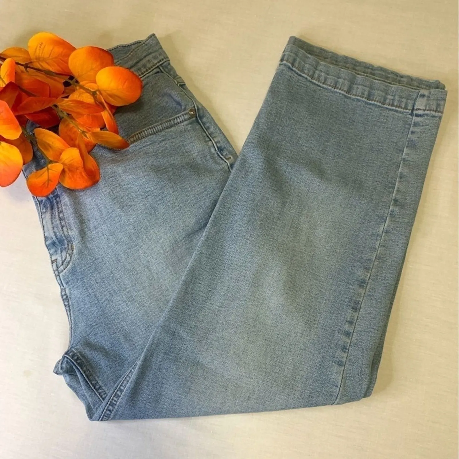 JAG Women Light Wash Straight Leg Capri Pant, Denim Jeans High Rise Size 8 # - Image 2