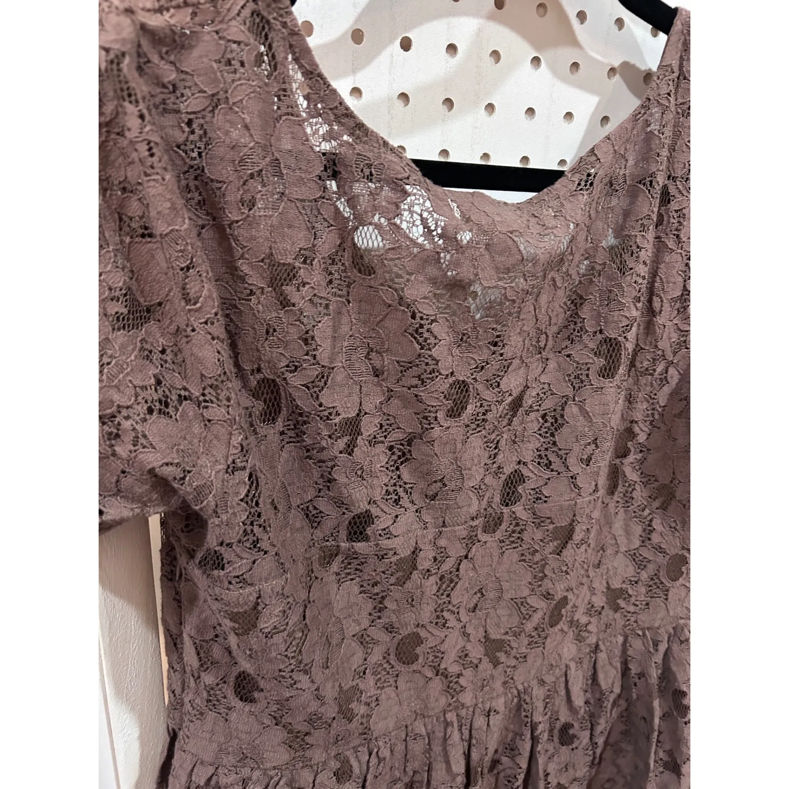 NEW Altar'd State Lace A Line Dress Mauve Taupe Short Sleeve Scoop Neck L - Image 8