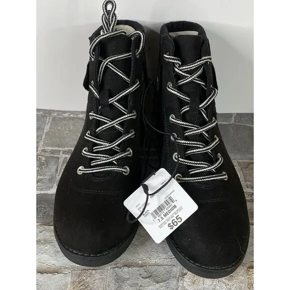 NWT $65 Women's St. John's Bay SHAE Stacked Heel Lace Up Boots - Black - 7.5 - Image 2