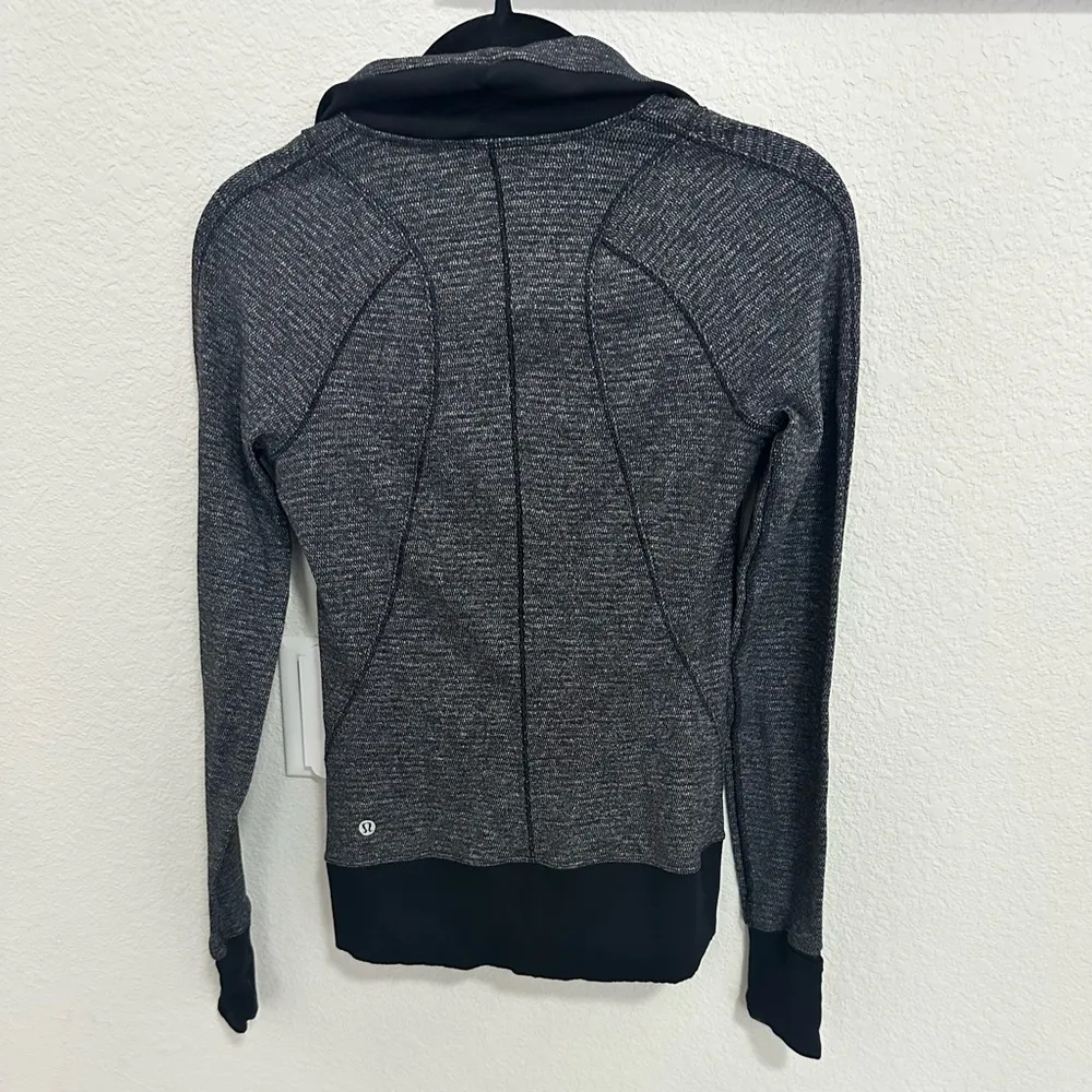 Lululemon Runderful 1/2 Zip Pullover Size 4 Mini Check Pique / Heathered Black - Image 9