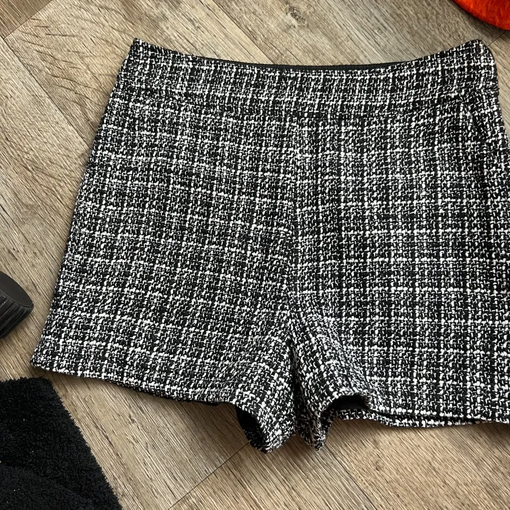 Lucca Couture tweed shorts size 4 - Image 3