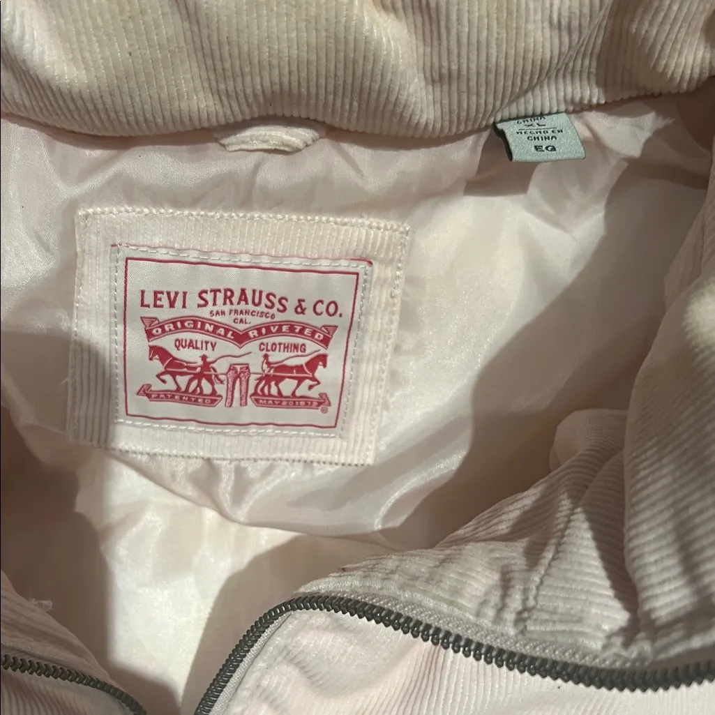 Levi’s Light Pink Puffer Jacket Size XL Cozy Quilted Winter Coat - Image 5