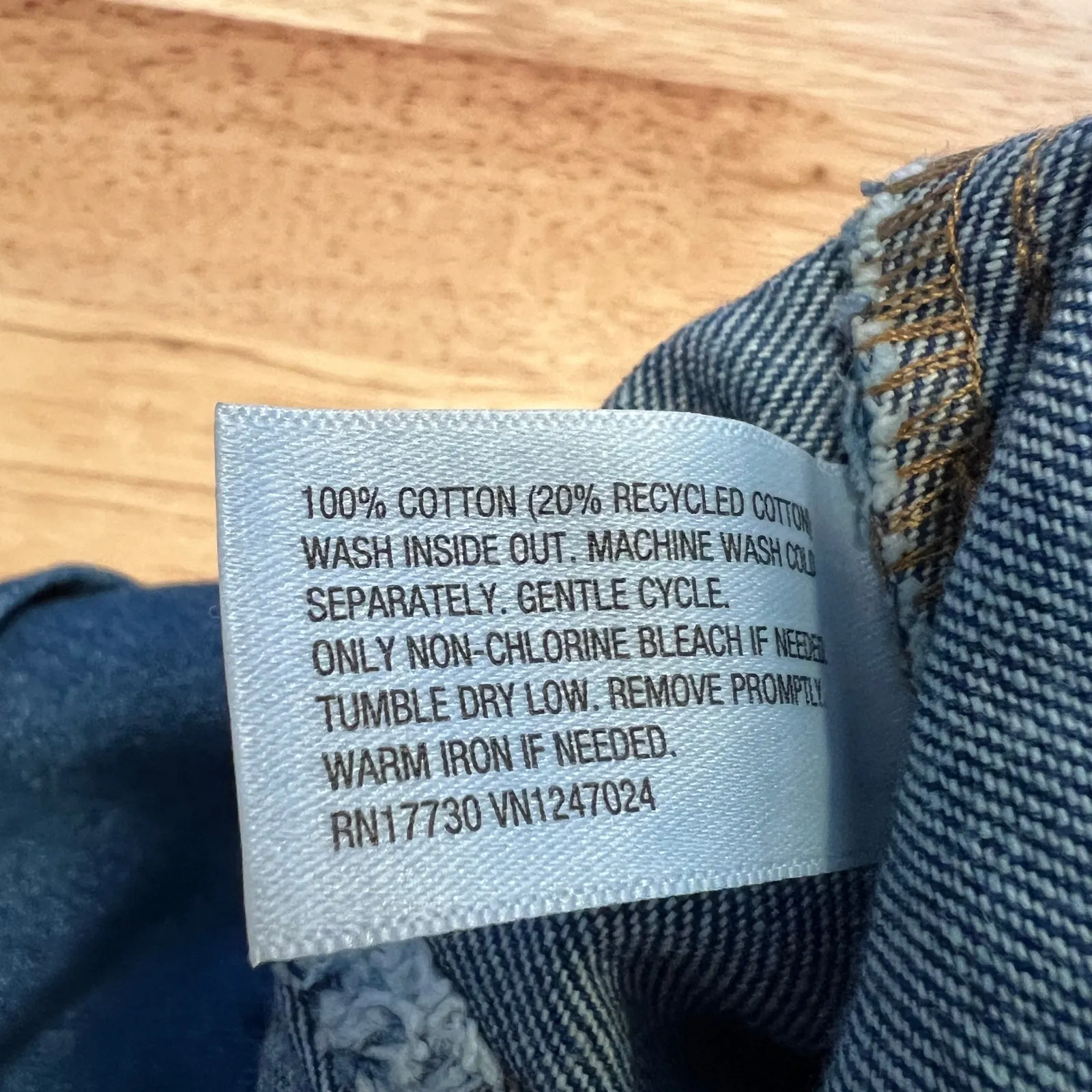 Wild Fable Women's Dark Wash Cargo Utility Midi Denim Shorts - Size 8 - NWT - Image 5