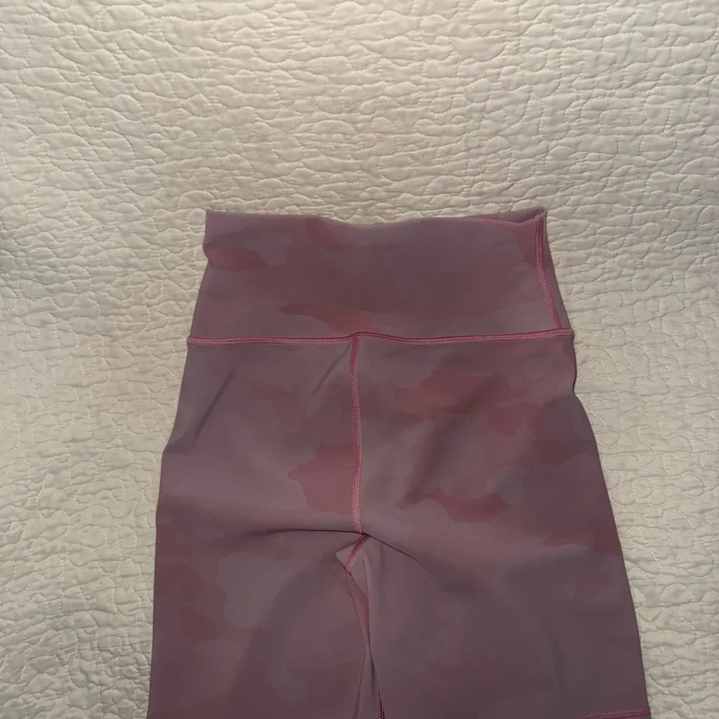 Alo Biker Shorts Small 7" Inseam Pink  Camo - Image 6