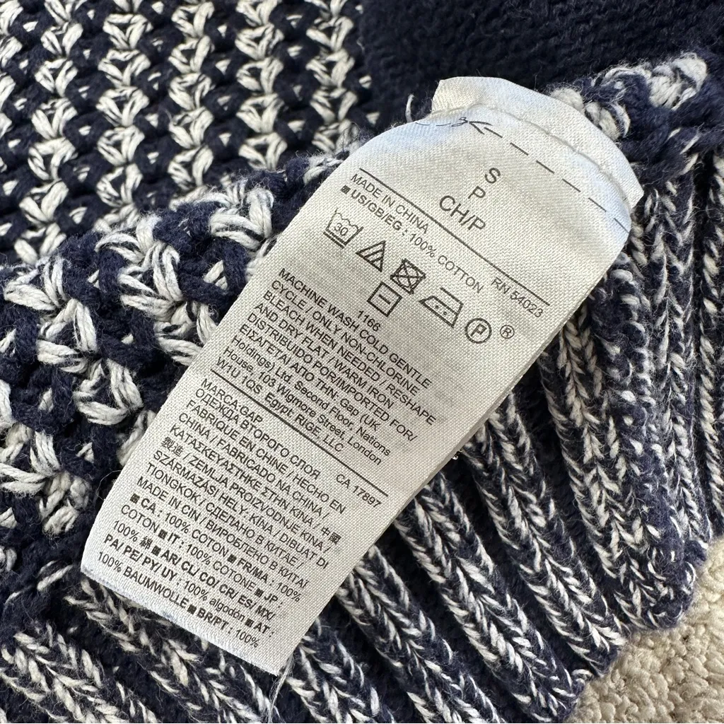 GAP Women’s Textured Toggle-Front Long Cardigan Cable Knit Sweater in Navy S - Image 13