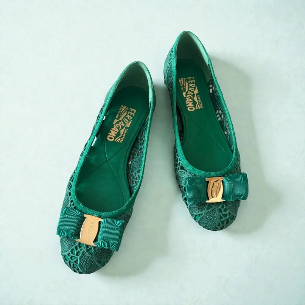 SALVATORE FERRAGAMO Varina Lace Bow Green Ballet Flats Size 6.5 - Image 2