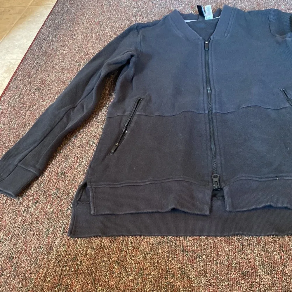 Adidas zip up jacket xs - Image 4