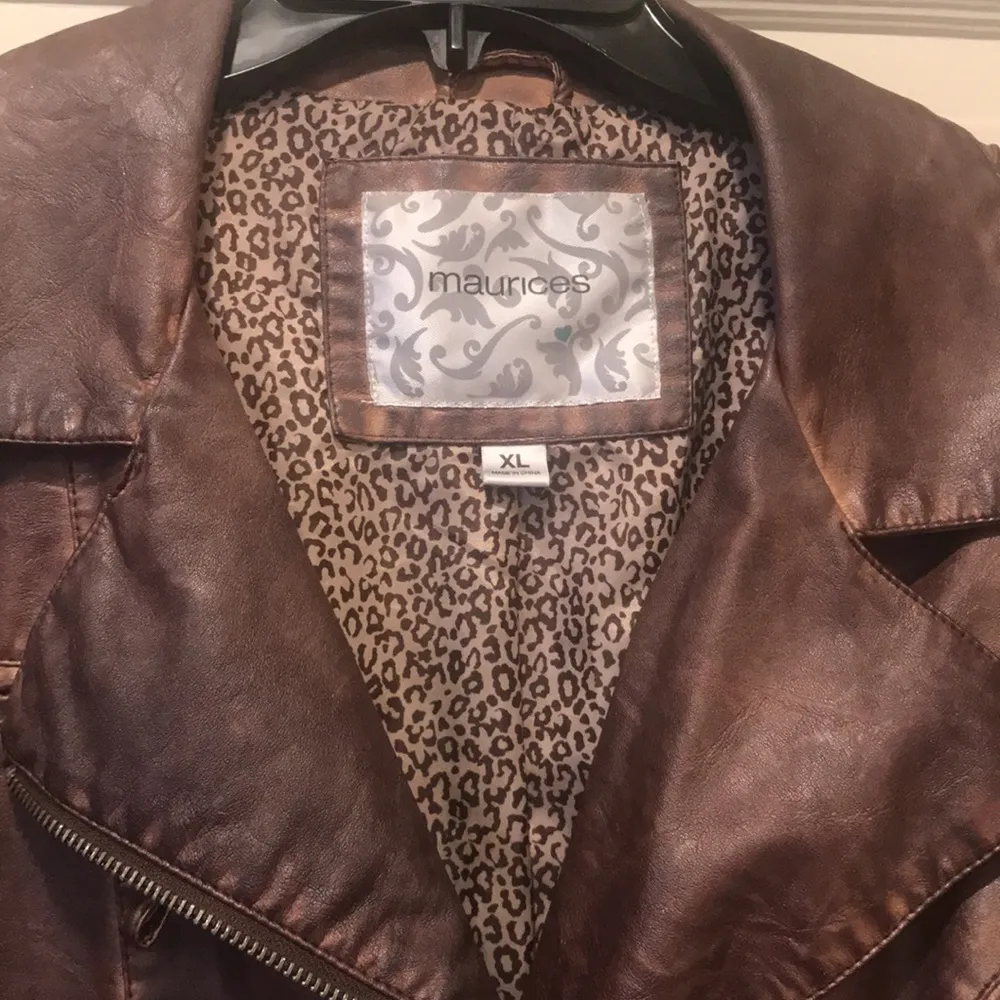 Gorgeous Vegan Leather-like Jacket - Image 2