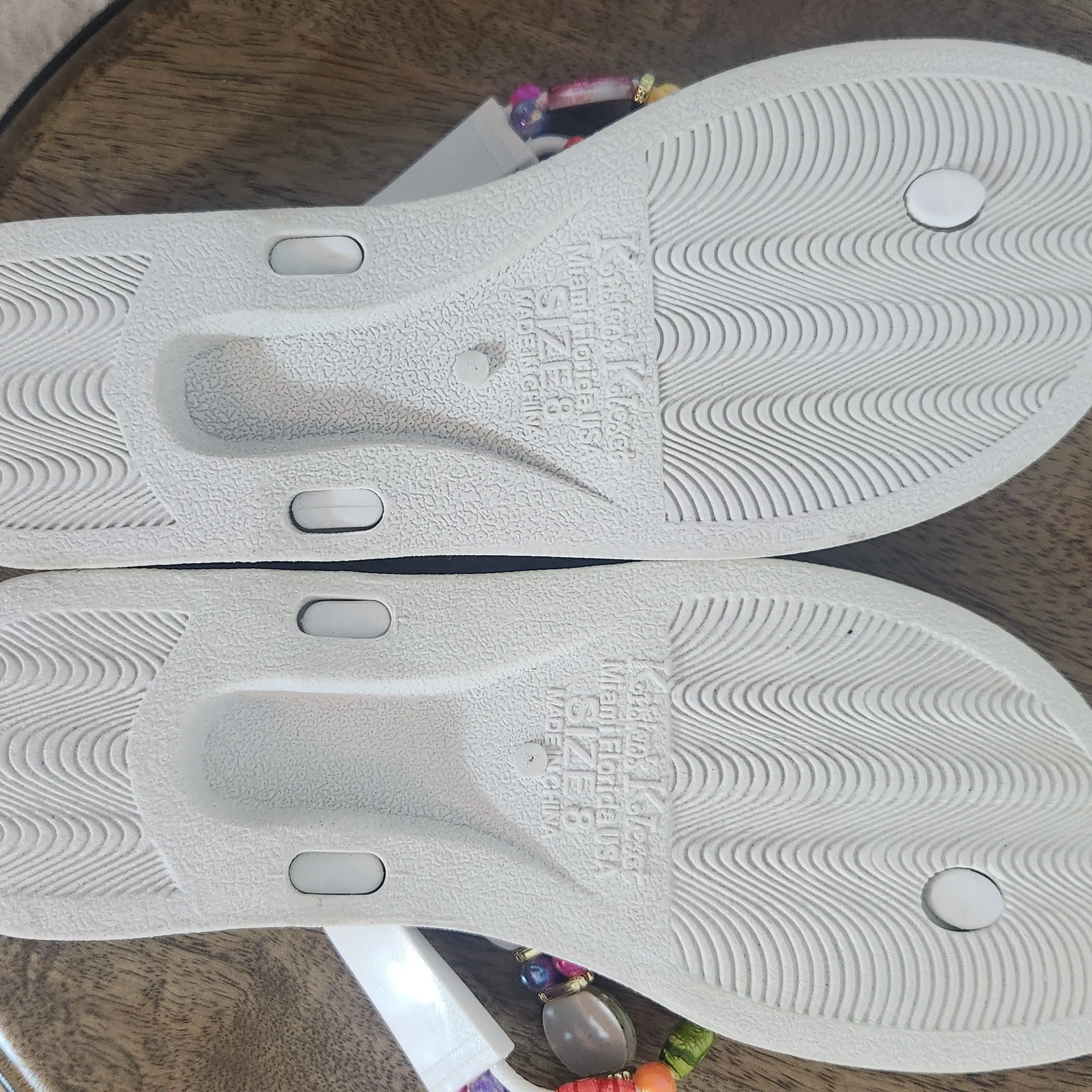 Kristen's Kloset Colorful Beaded Women's Sandals NWOT Size 8 Beaded Flip Flops White - Image 7