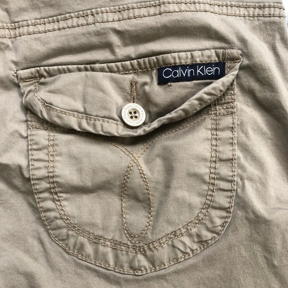 Calvin Klein Jeans khaki Bermuda shorts size 12 - Image 6