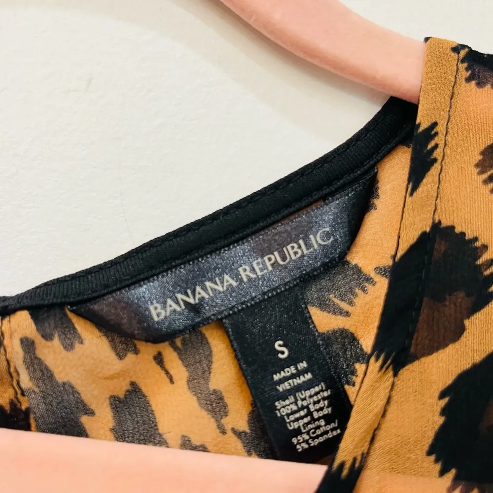 Banana Republic Bodysuit Blouse Womens Leopard Print Long Sleeve Open Ba… - Image 3