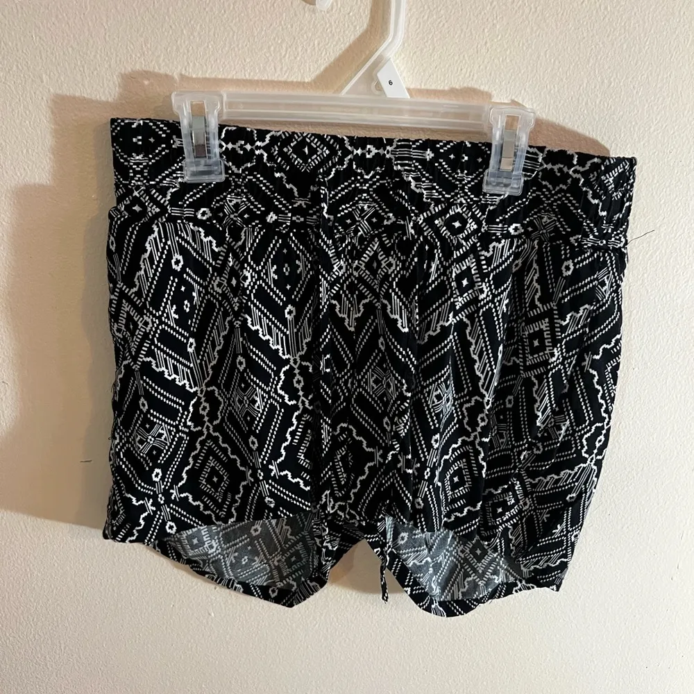 MAMA By H&M Cloth Shorts h&m mama shorts black Stamp stamps size 12 - Image 2