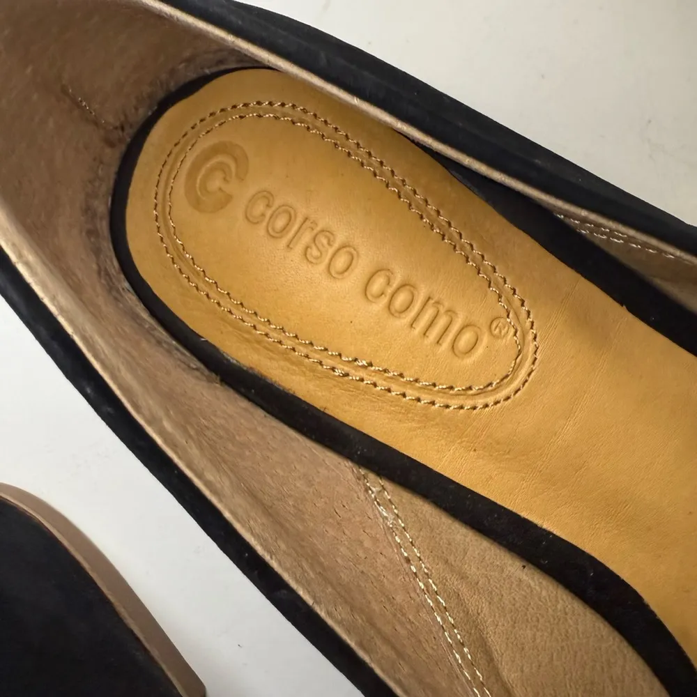 Corso Como Annalyn Open Toe Black Suede Flats Size 7.5 Italian Leather - Image 6