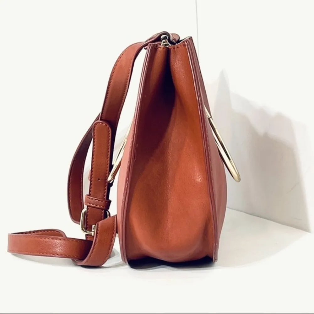 Forever 21 Curved Shoulder/Handbag - Image 4